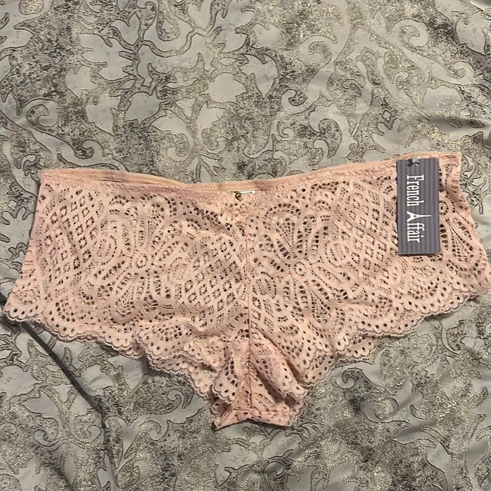 Rose pink lace panties 2x NWT